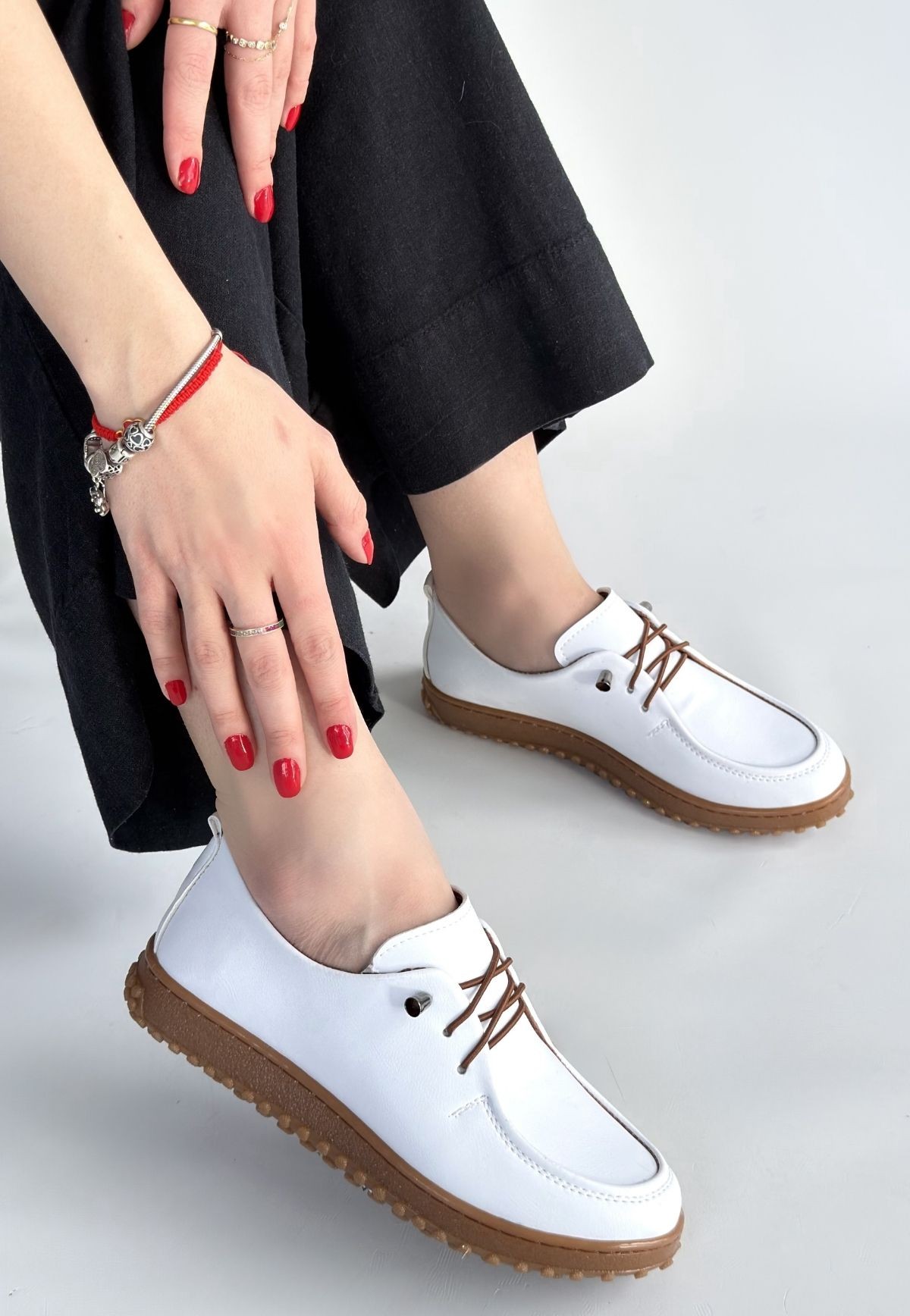 Guot Beyaz Cilt Bağcıklı Babet Ayakkabı