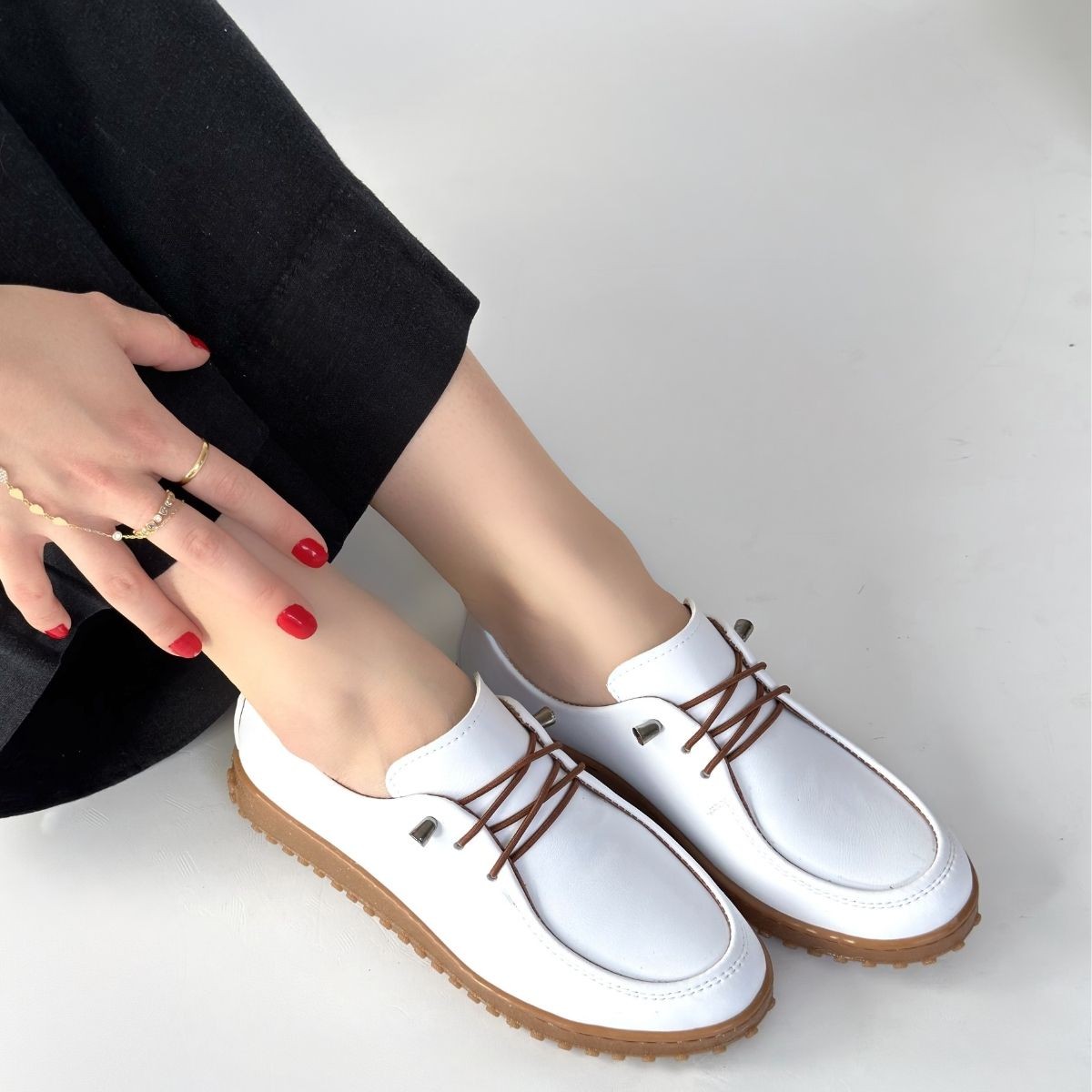 Guot Beyaz Cilt Bağcıklı Babet Ayakkabı