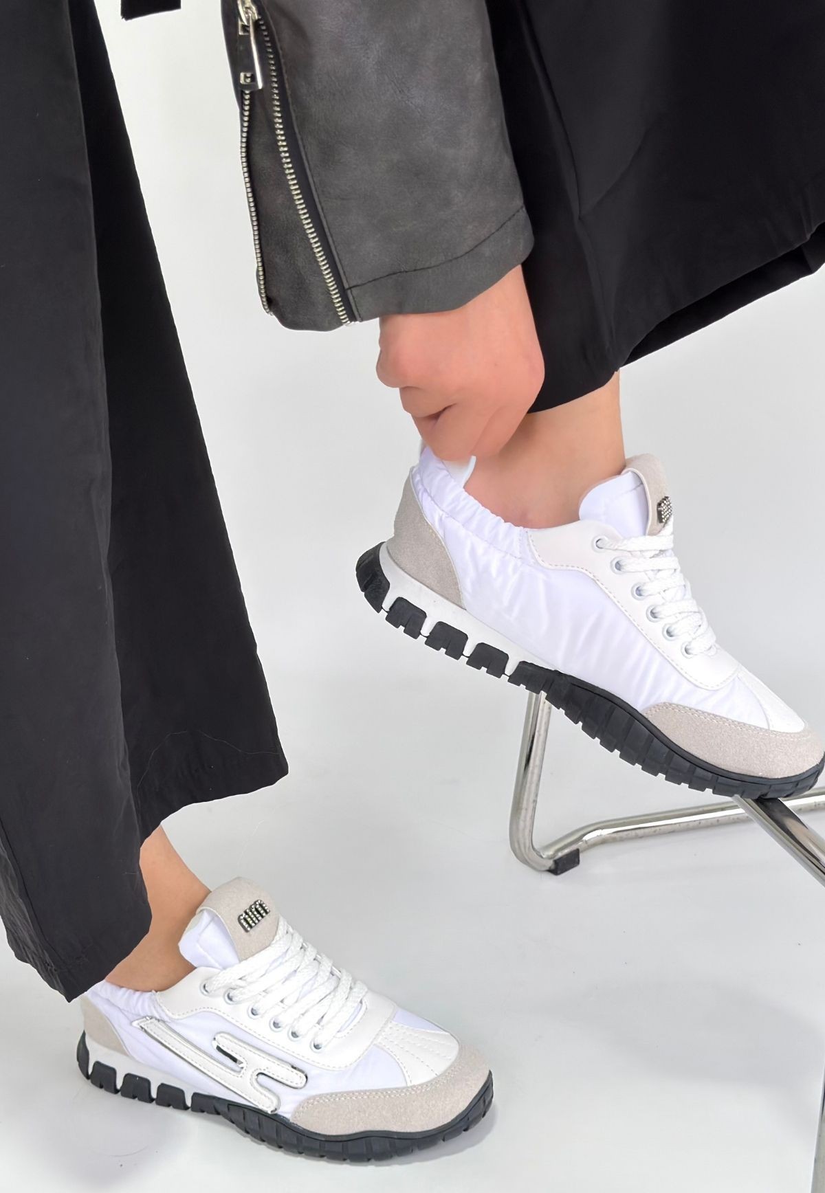 Huer Beyaz Nubuk Bağcıklı Spor Ayakkabı