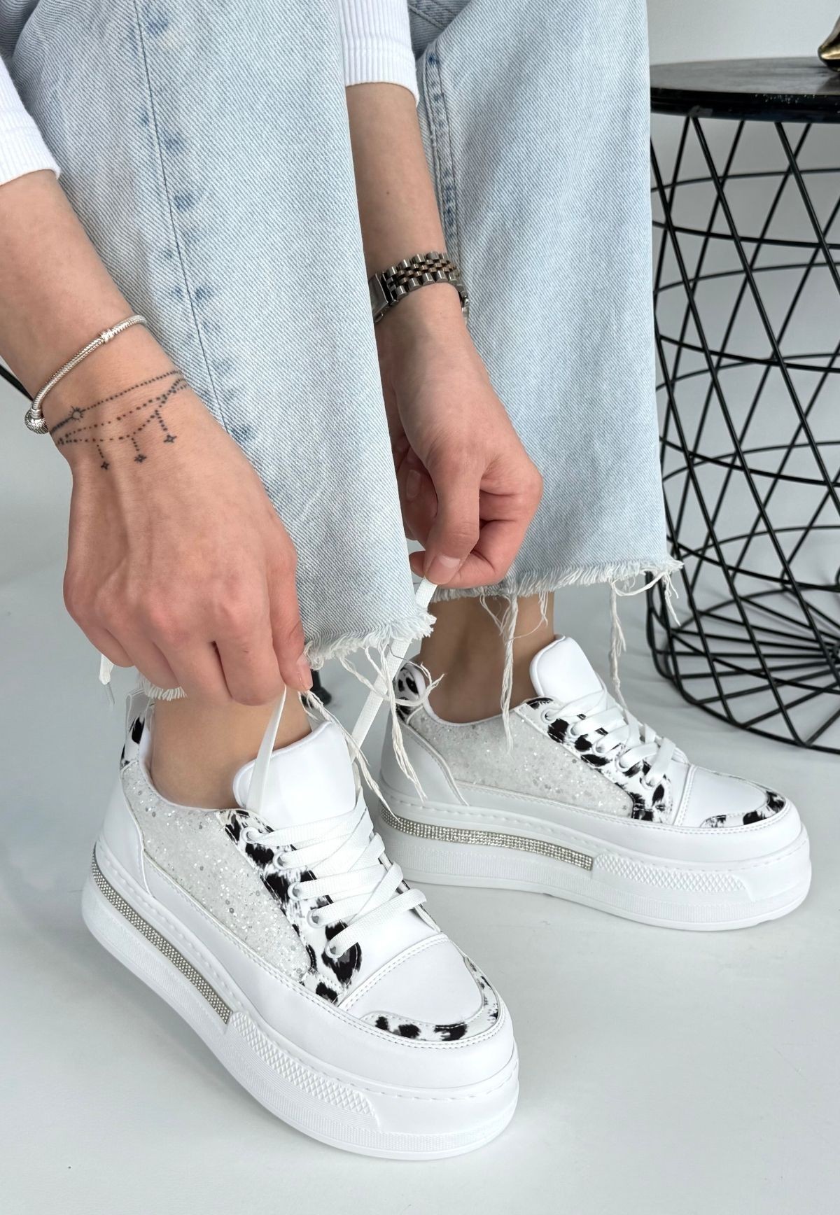 Lawin Beyaz Cilt Beyaz Simli Bağcıklı Spor Ayakkabı