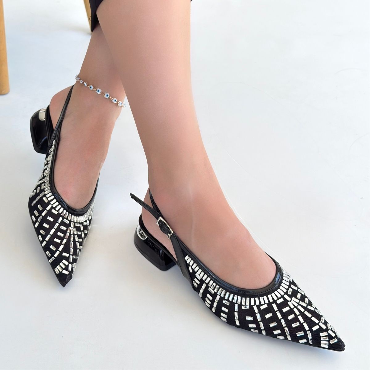 Piyar Siyah Taşlı Topuklu Ayakkabı