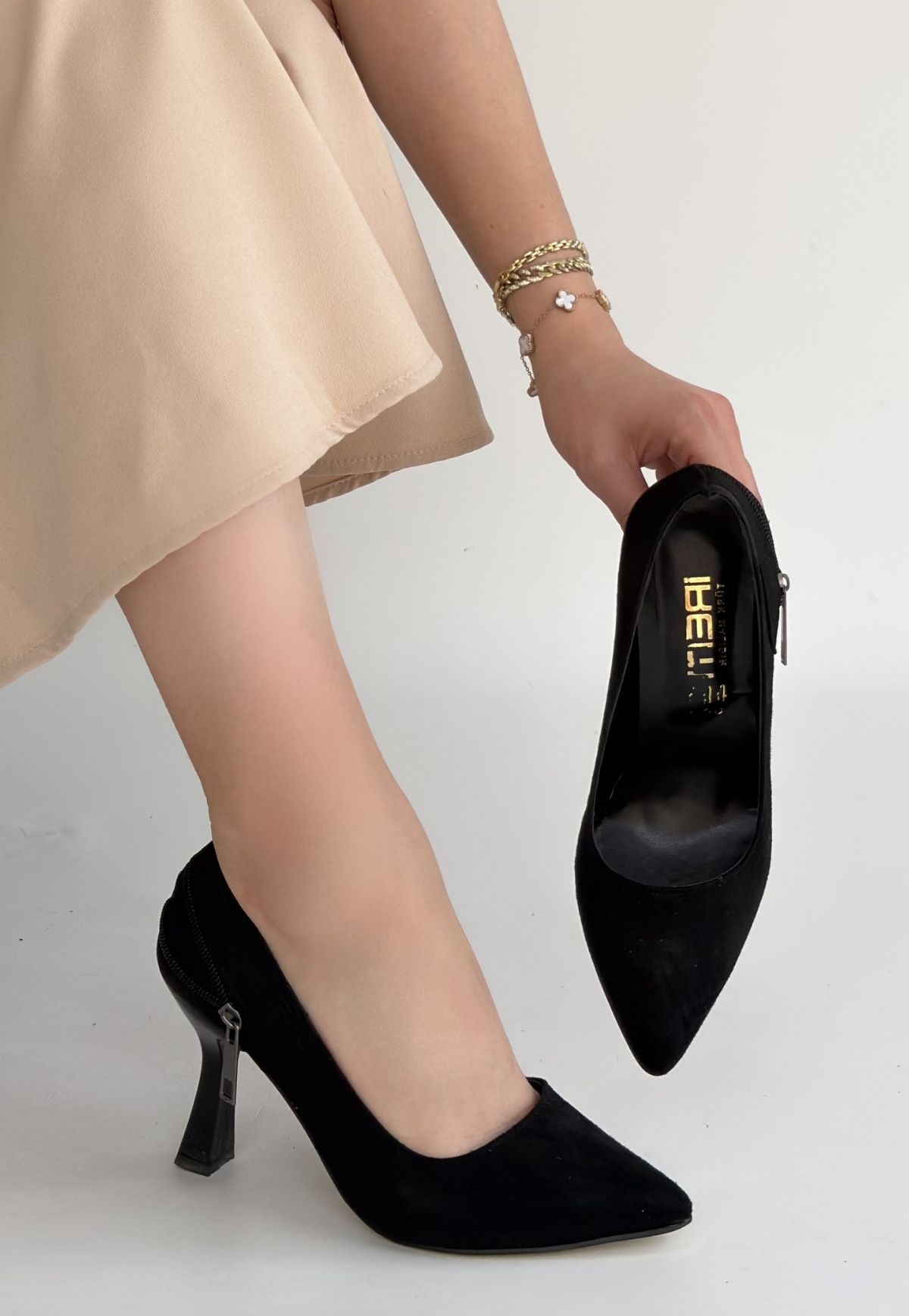 Retta Siyah Süet Topuklu Ayakkabı