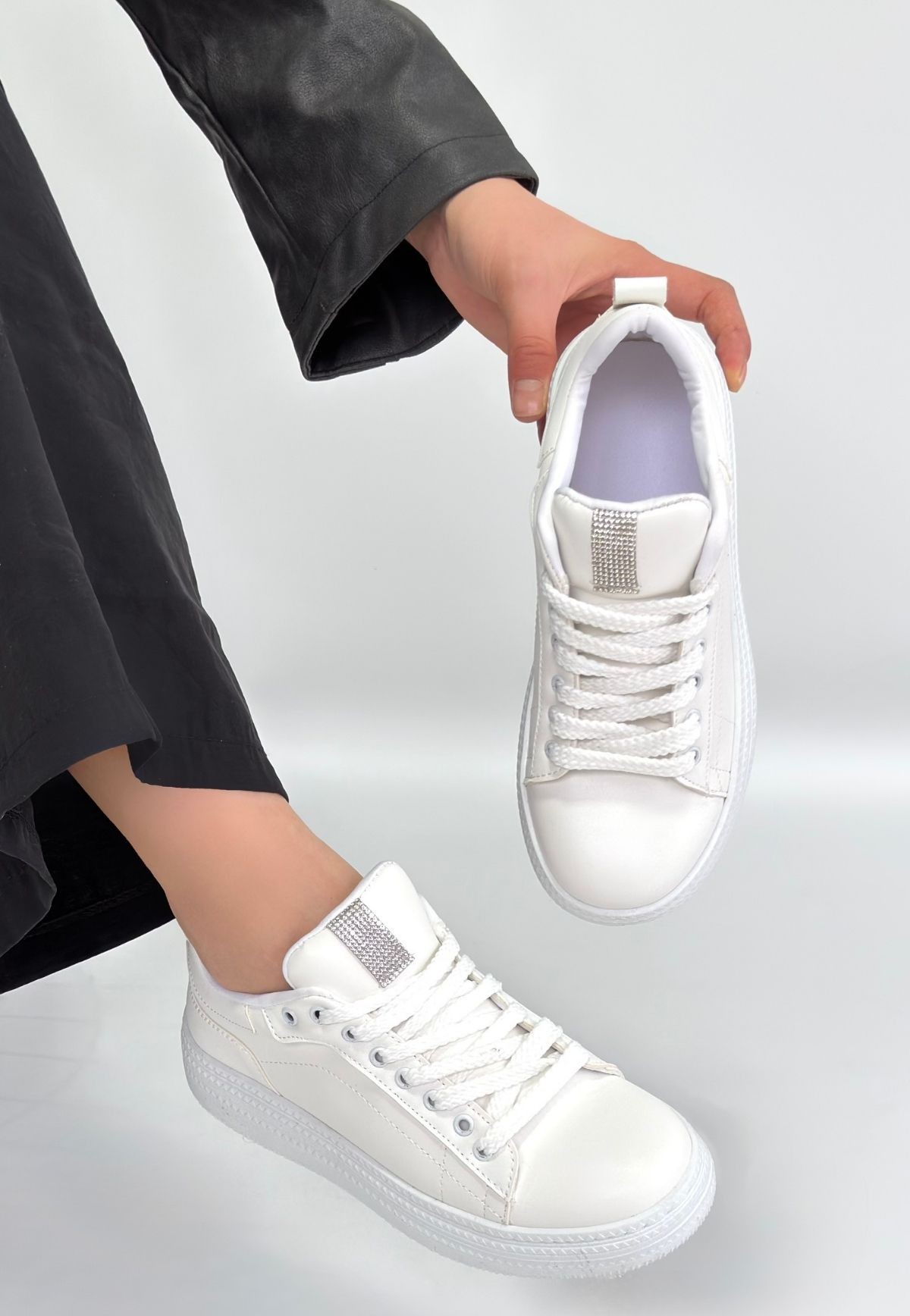 Yier Beyaz Cilt Bağcıklı Spor Ayakkabı