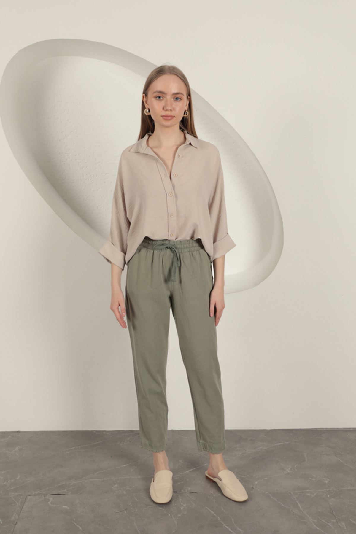 Gabardin Fabric Tassel Women Pants-Haki