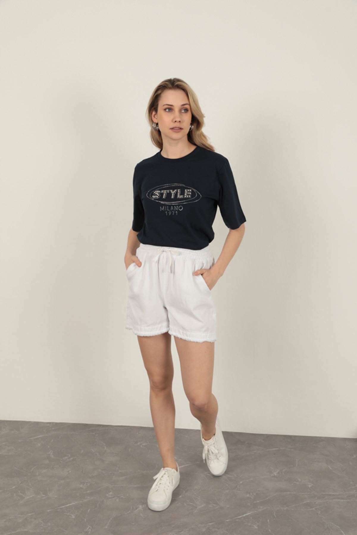 Garbardin Fabric Tassel Women Shorts-White