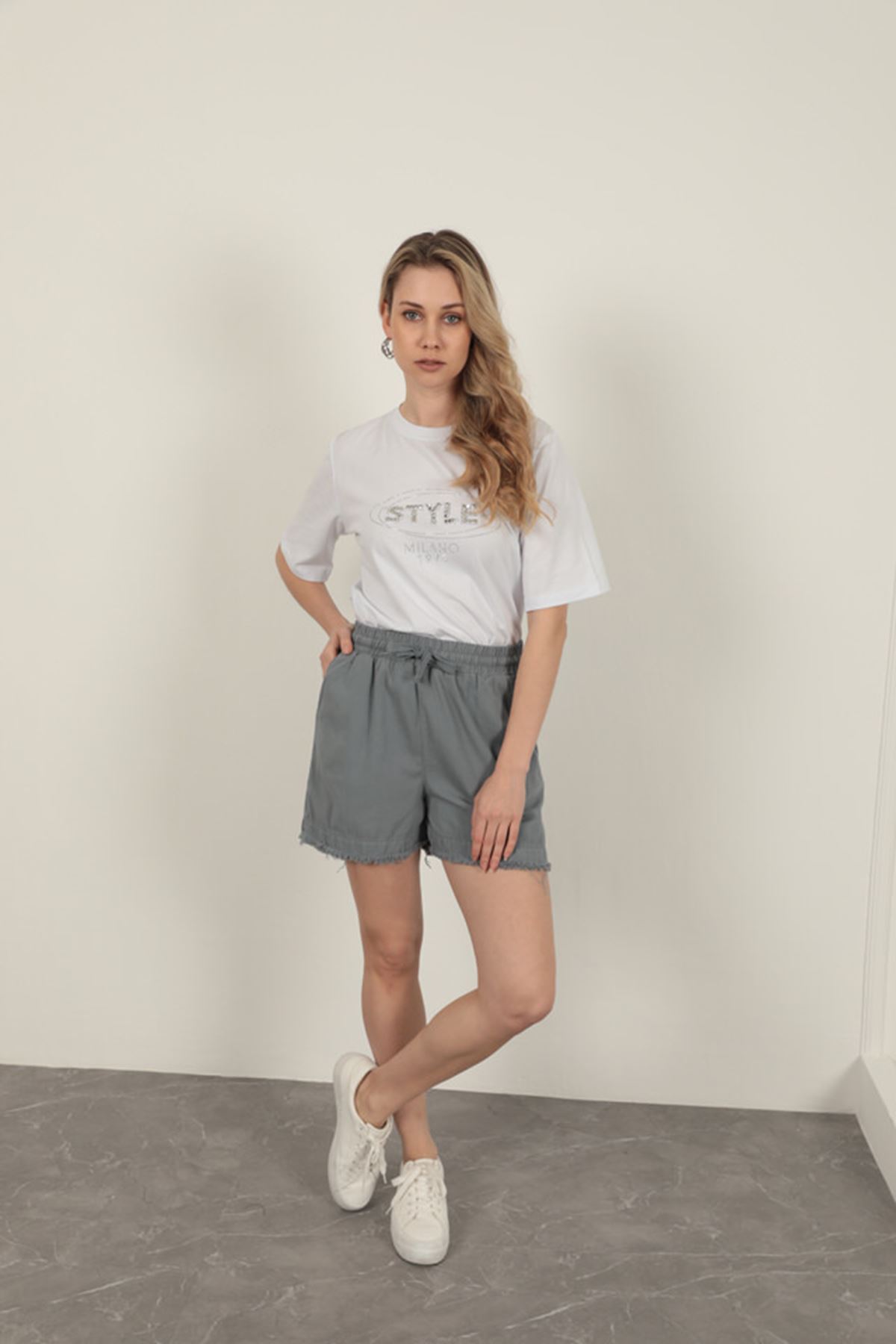 Garbardin Fabric Tassel Women Shorts-Gri