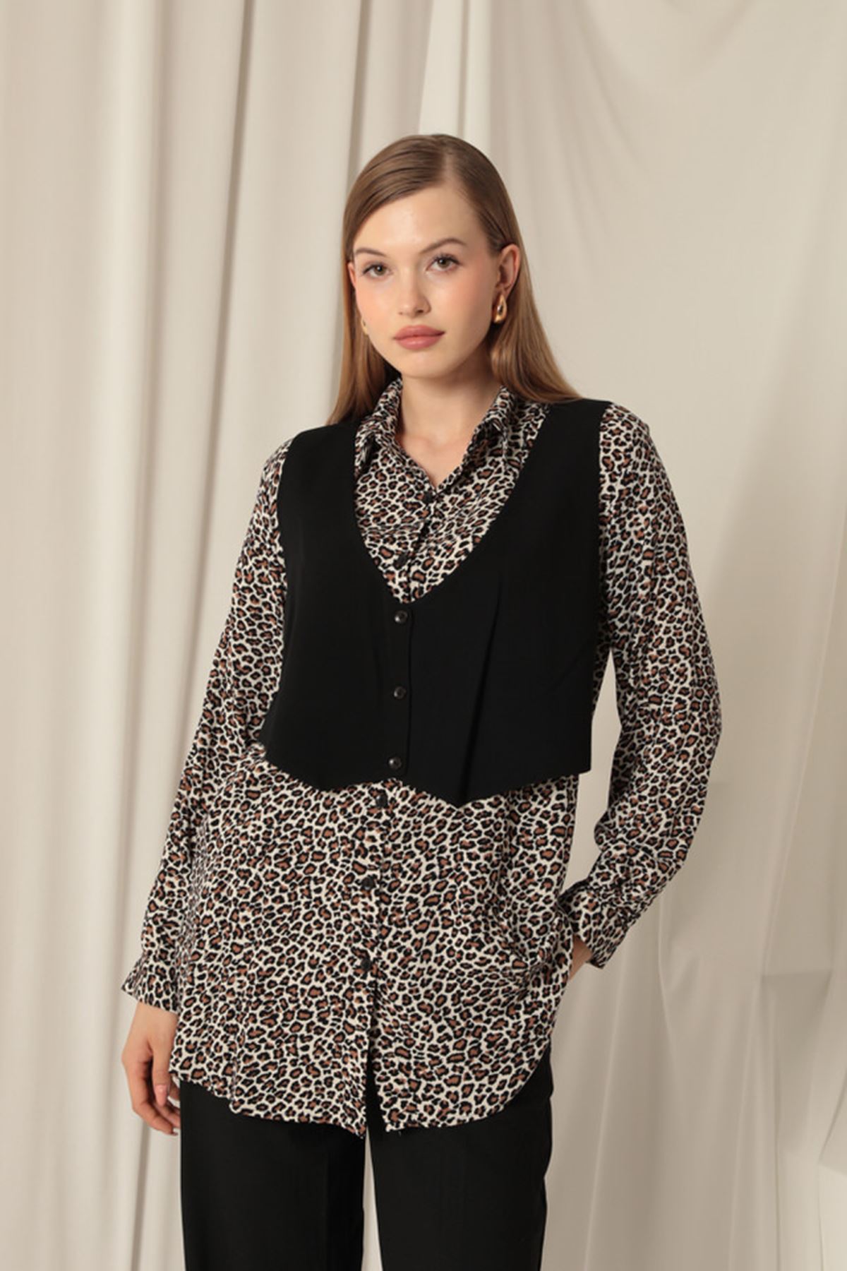 Women's Shirt with Viscose Fabric Vest Leopard Shirt