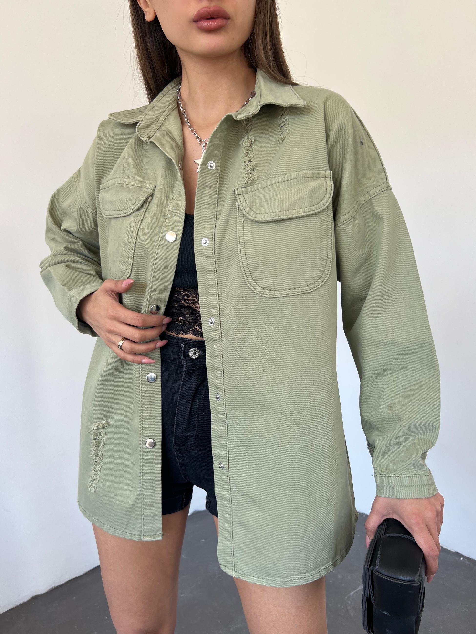 Çift Cepli Yırtık Efektli Oversize Denim Gömlek Ceket