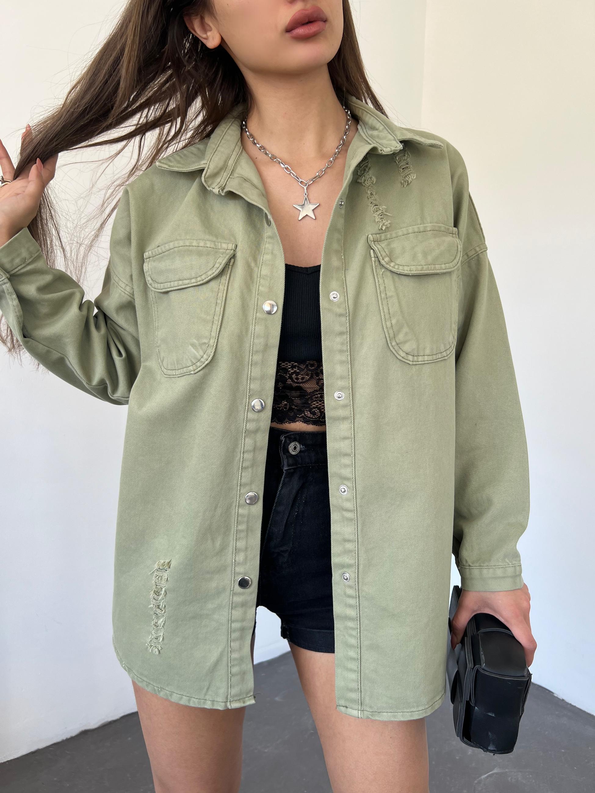 Çift Cepli Yırtık Efektli Oversize Denim Gömlek Ceket